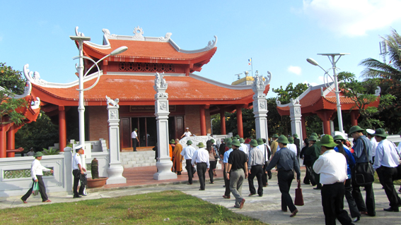 Đầu năm đi lễ chùa ở Trường Sa. (21/02/2016)